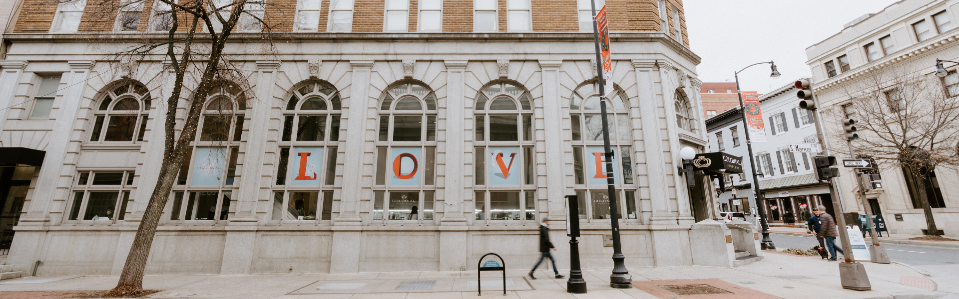  Colonial in the Community